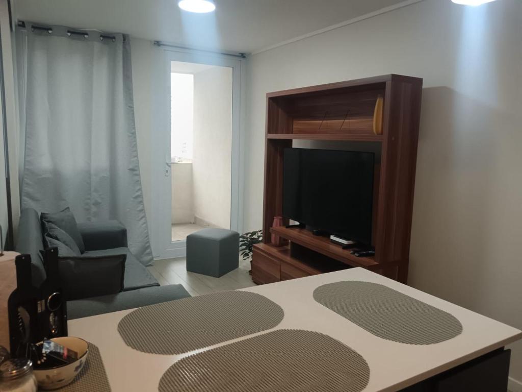 Hermoso departamento con vista cordillera - 5