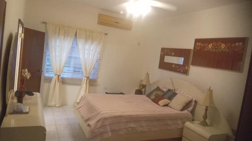 Tranquila Oasis, Runaway Bay