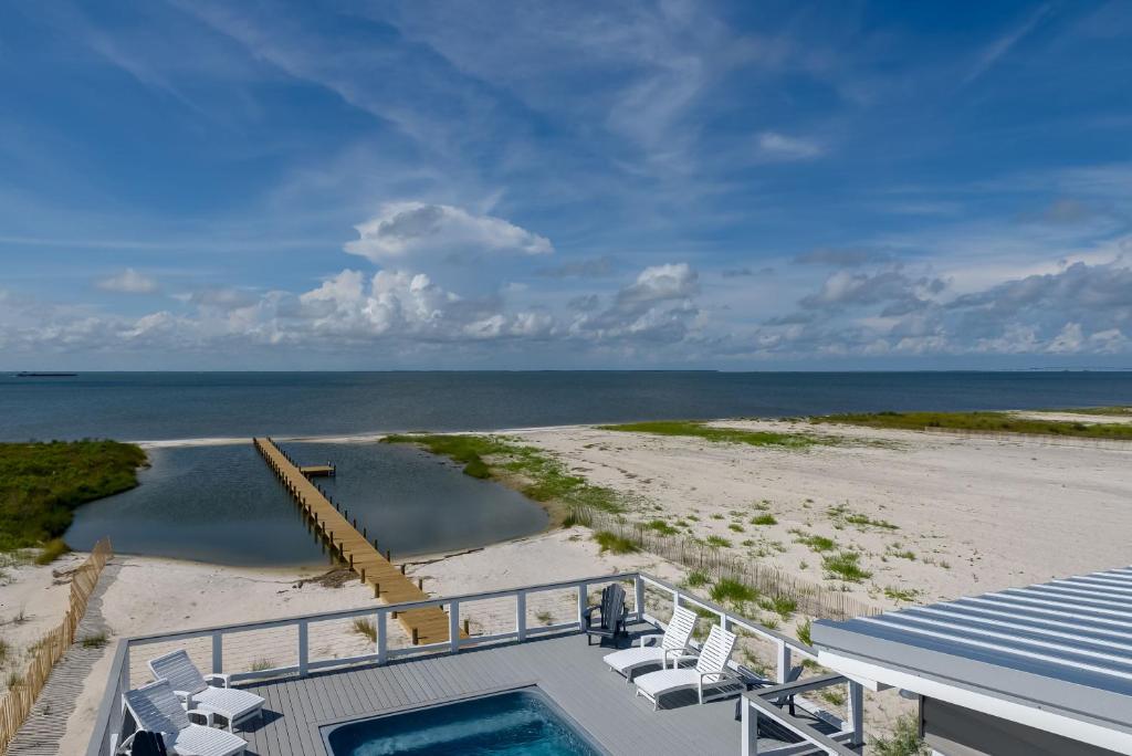 Bout Time, Dauphin Island