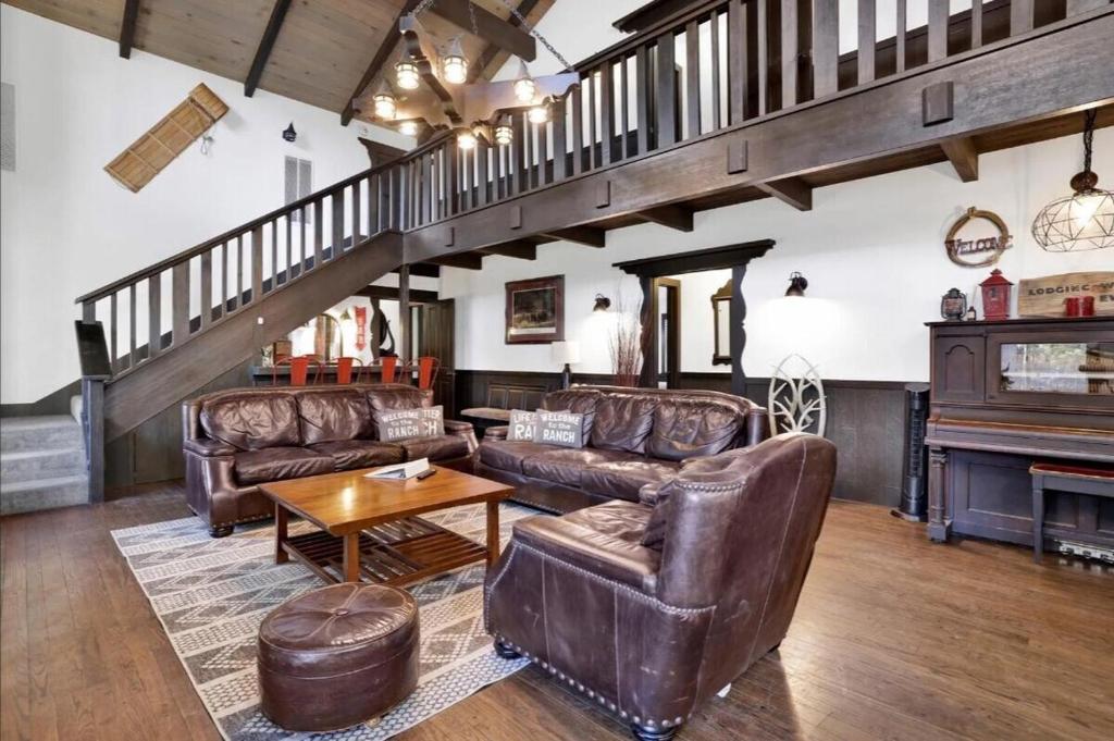 The Ranch House at Shay Meadows by Big Bear Vacations, Big Bear City