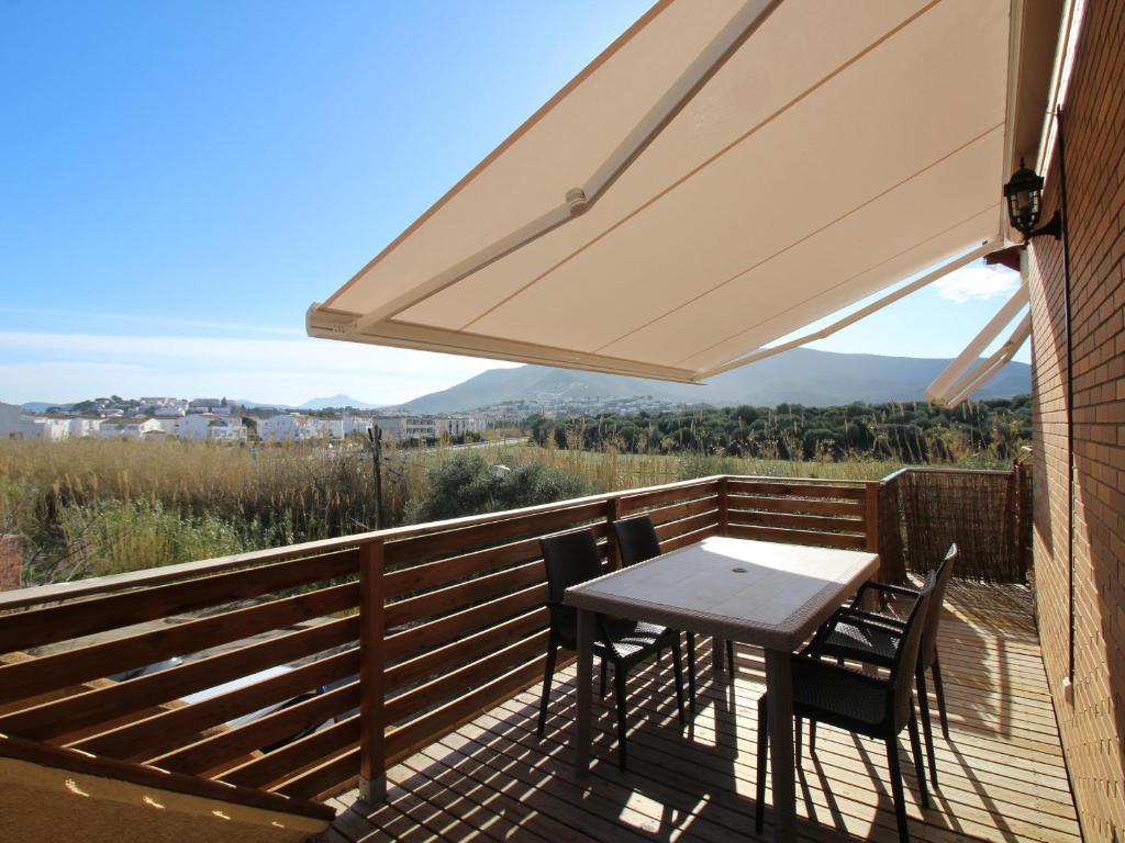 SANT JORDI - Apartamento con vistas la montaña, piscina comunitaria y garaje. - ES-228-44, Llança