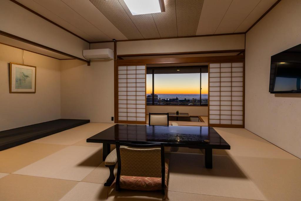 Sakahijiri Gyokushoen