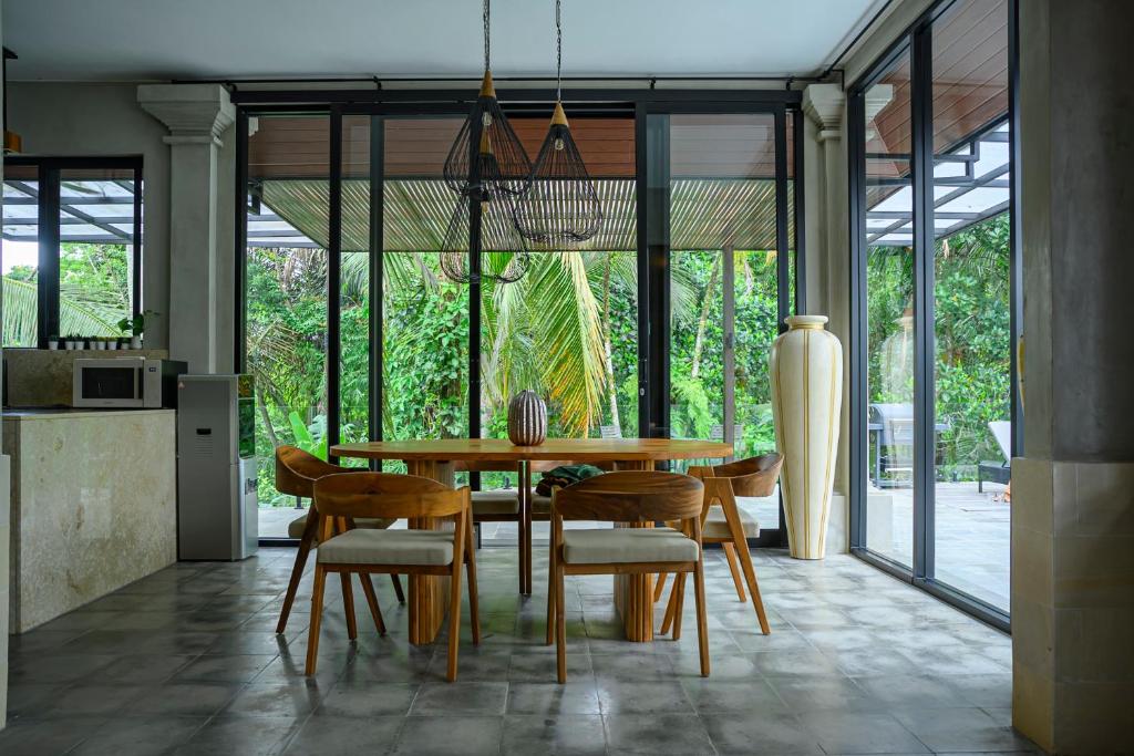 Kokokan -Ubud 3BDR Villa with Amazing View + Ps5!