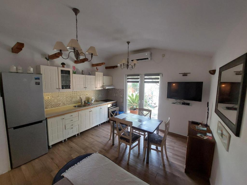 Garden apartmant near sea - 2