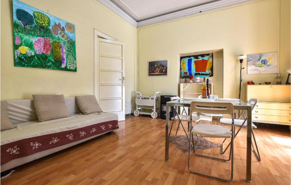 1 Bedroom Pet Friendly Apartment In Acireale - 2