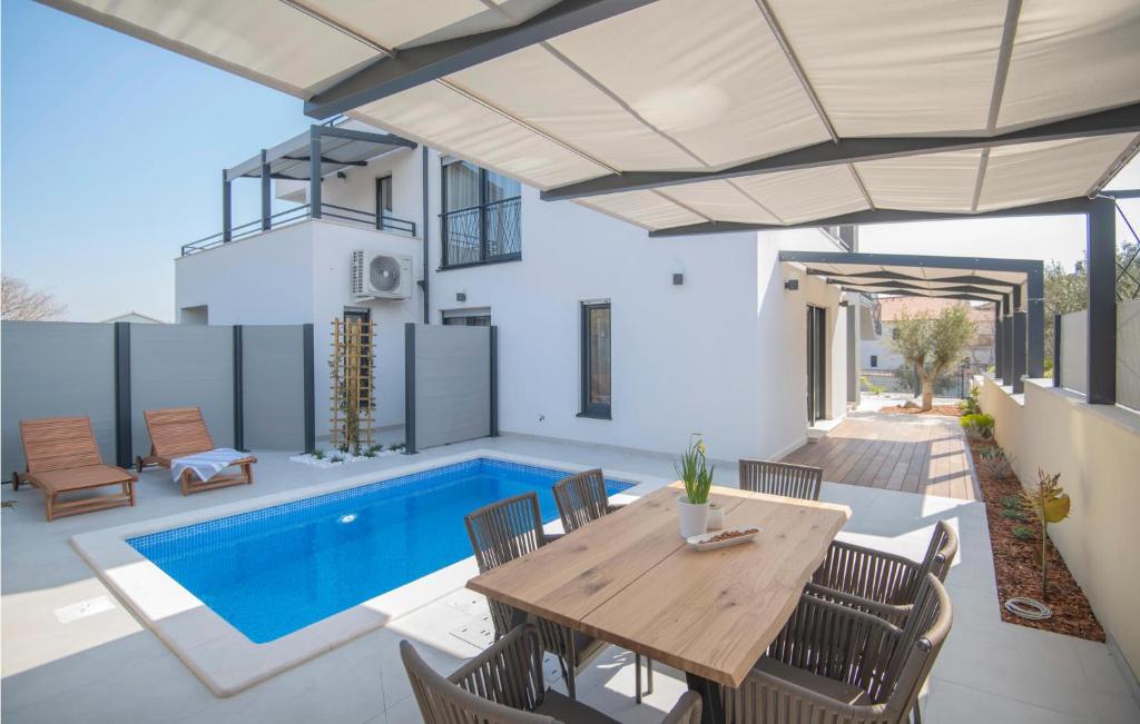 Lovely Apartment In Murter With Wifi, Murter