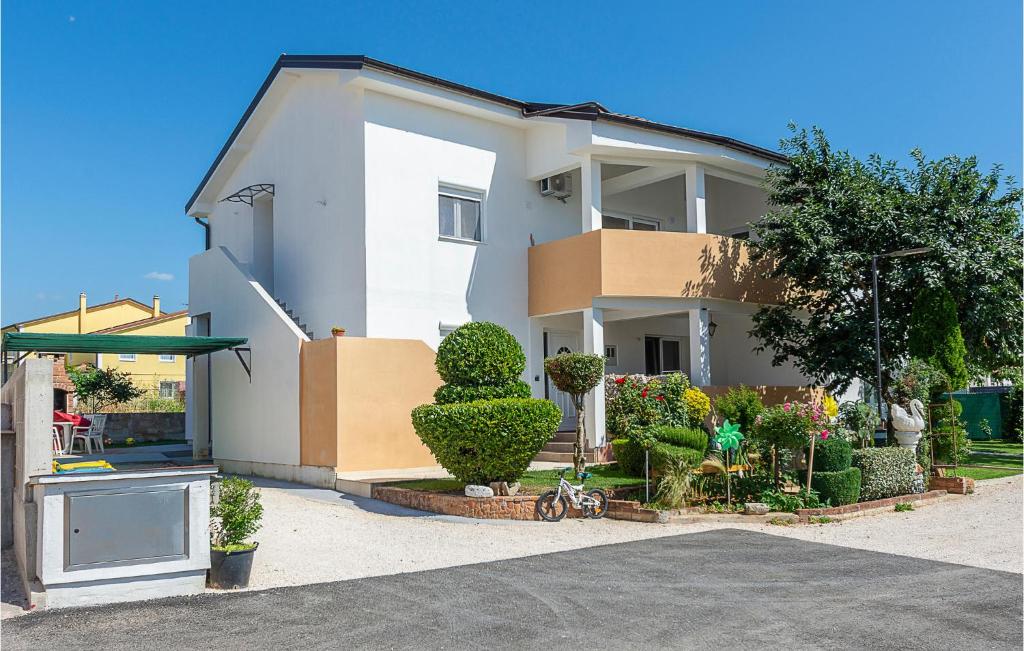 Stunning Apartment In Porec With Wifi, Poreč