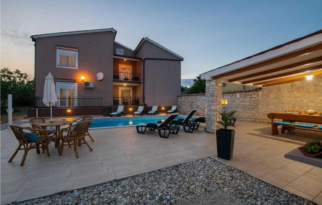 Villa Lara, Hreljići