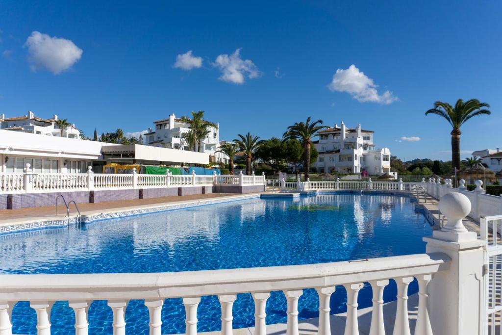 Costa Lux Elviria - 2