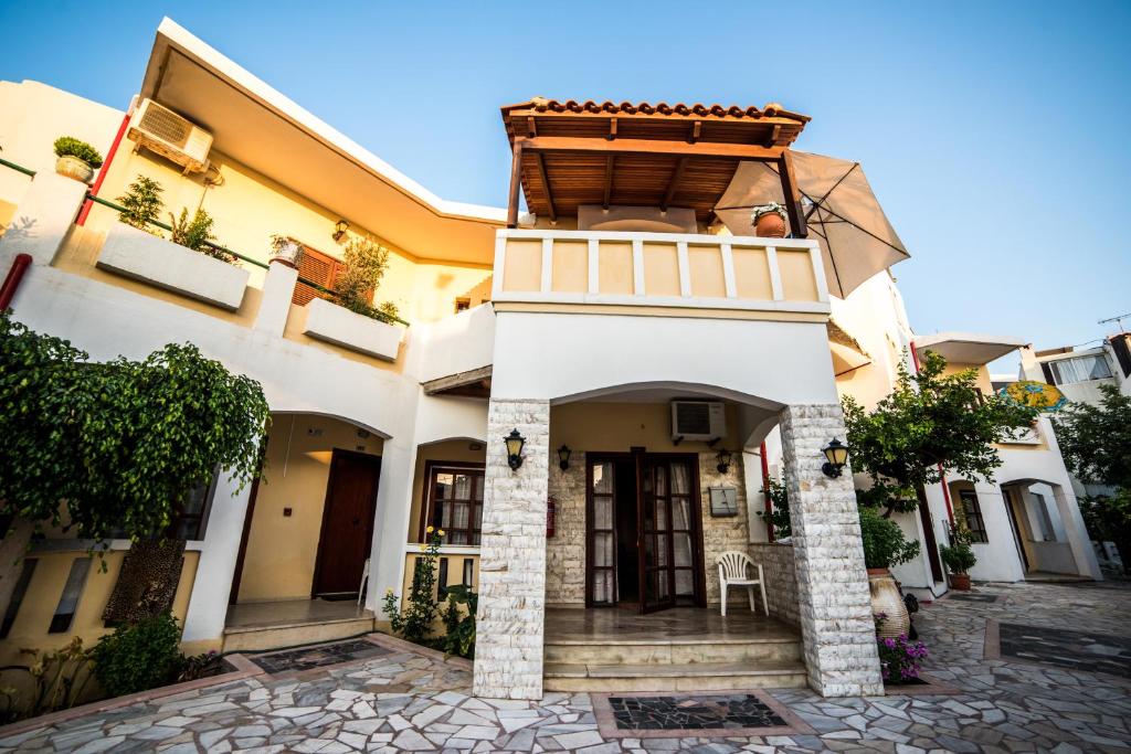 Erato Hotel Apartments — Hotel in Crete Island