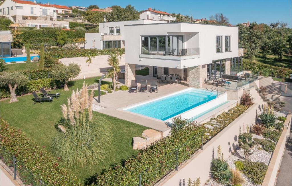 Awesome Home In Kastelir With Sauna, Kaštelir