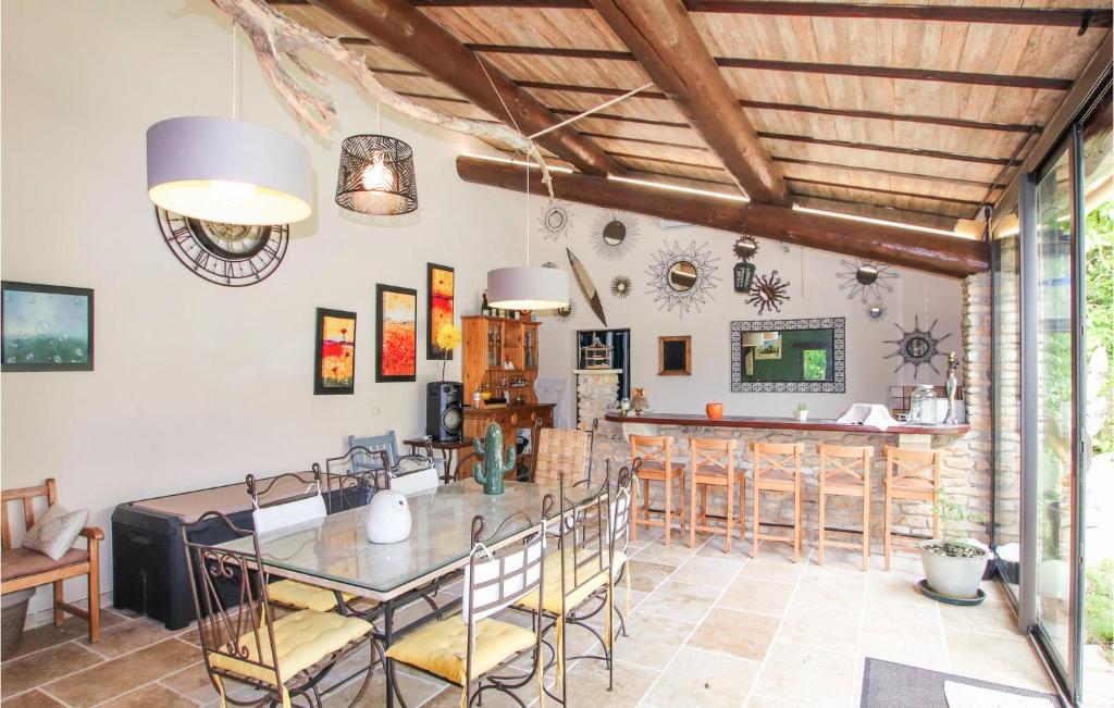 Amazing Home In Carpentras With Private Swimming Pool, Can Be Inside Or Outside - 4