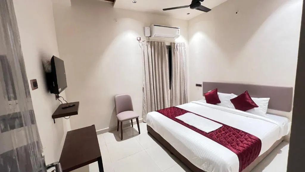 Hotel GMR Pearls, hotel in Srikalahasti