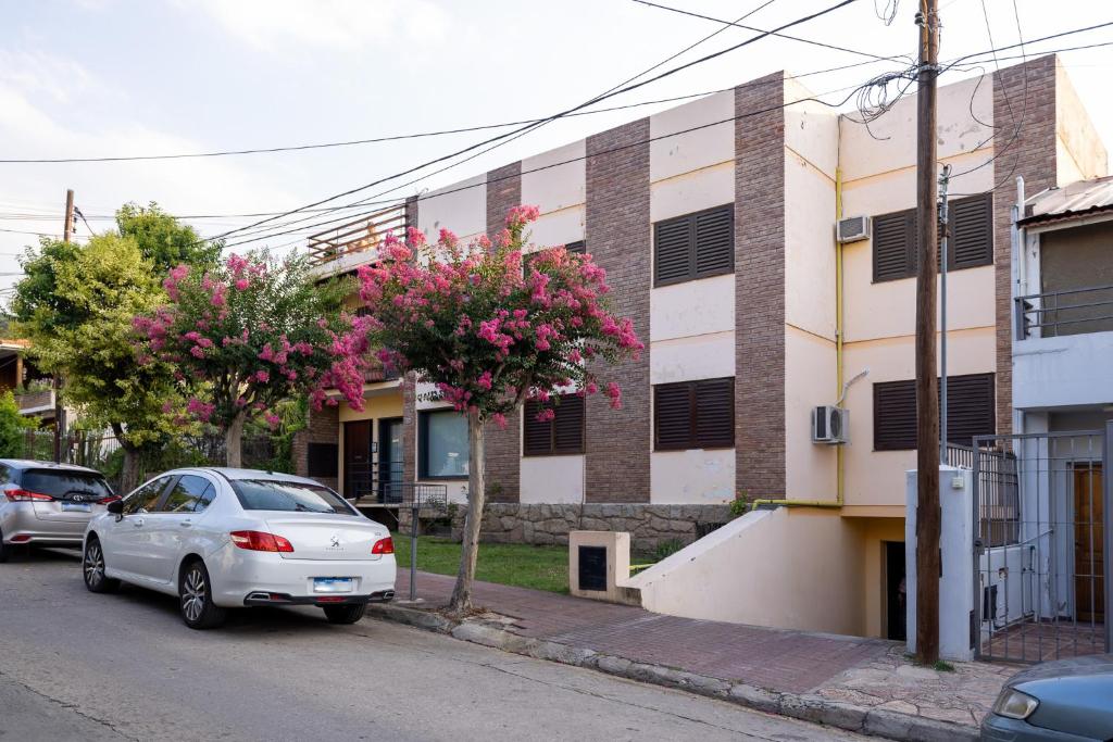 Spacious apartment in a great location near downtown Villa Carlos Paz - 2