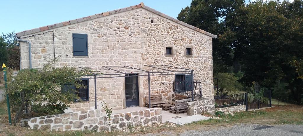 Gite 12 personnes, Creysseilles