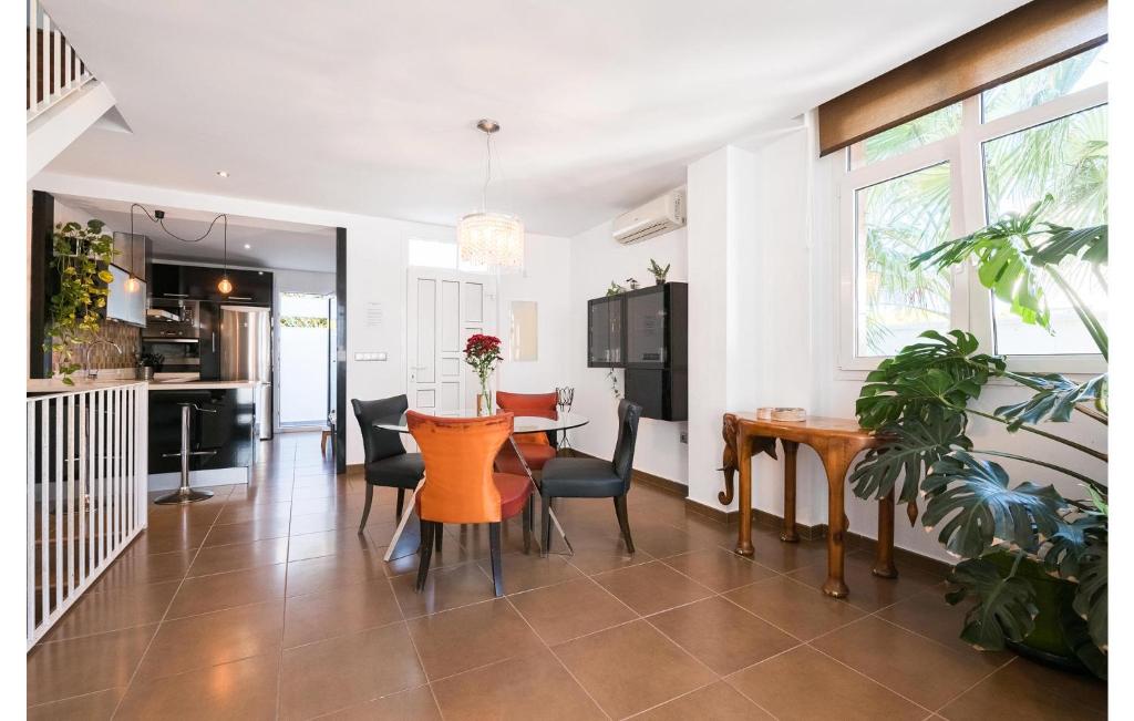 Gorgeous Home In Conil De La Frontera - 5