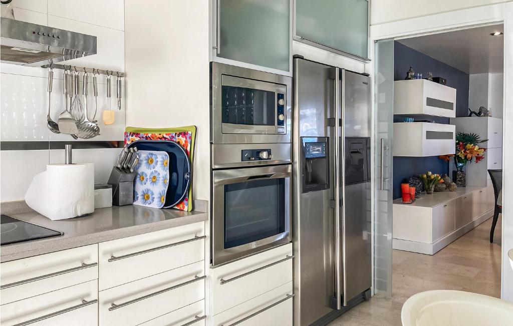 3 Bedroom Beautiful Apartment In El Campello - 5