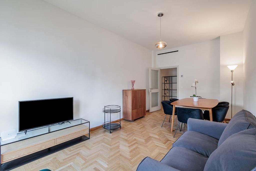 Central Station 3 Bedrooms & 2 Bathrooms - B Home - 2