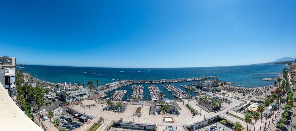 Marbella Center Bechfront 4 persons - 5