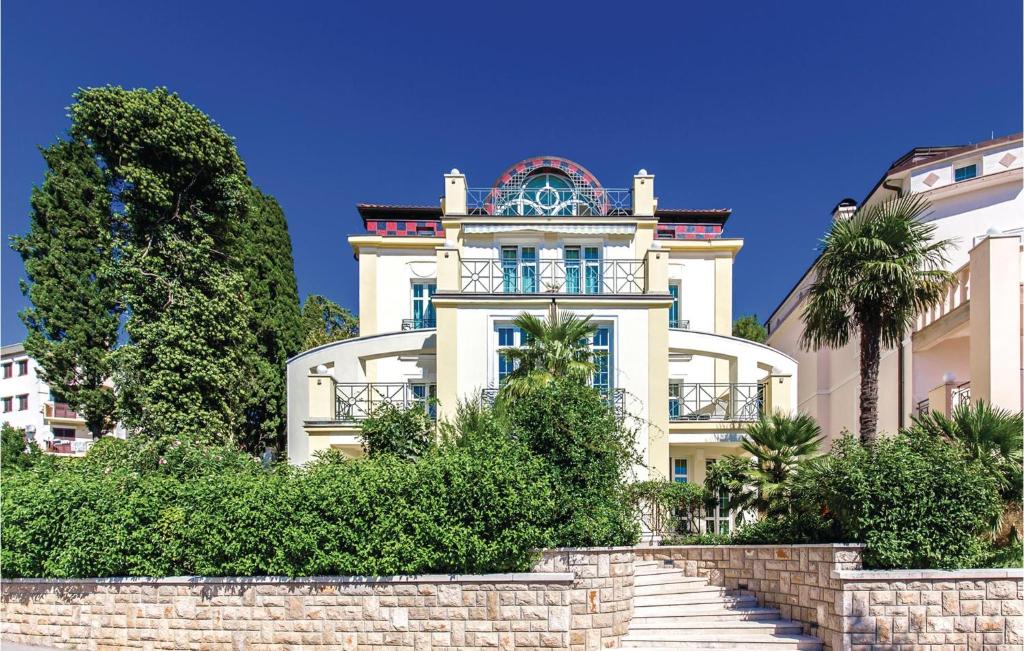 Nice Apartment In Crikvenica With Wifi, Crikvenica