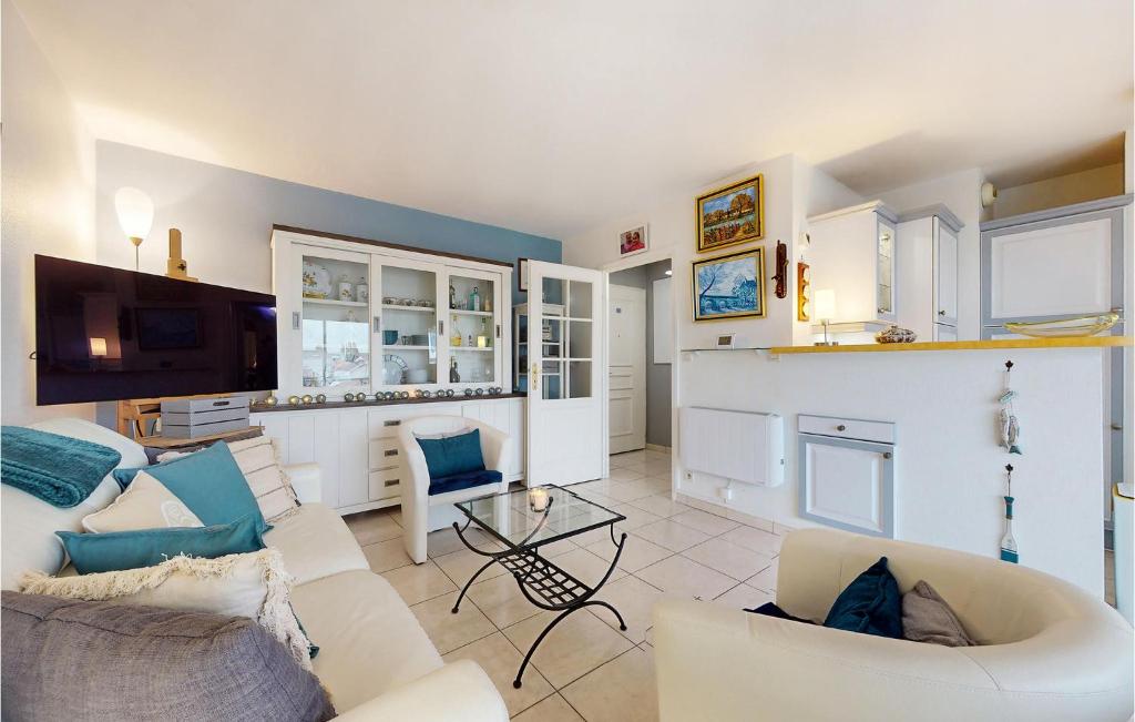 1 Bedroom Stunning Apartment In Royan - 5