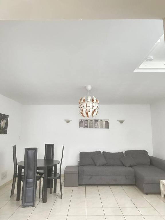 Tal's Duplax, Villeurbanne