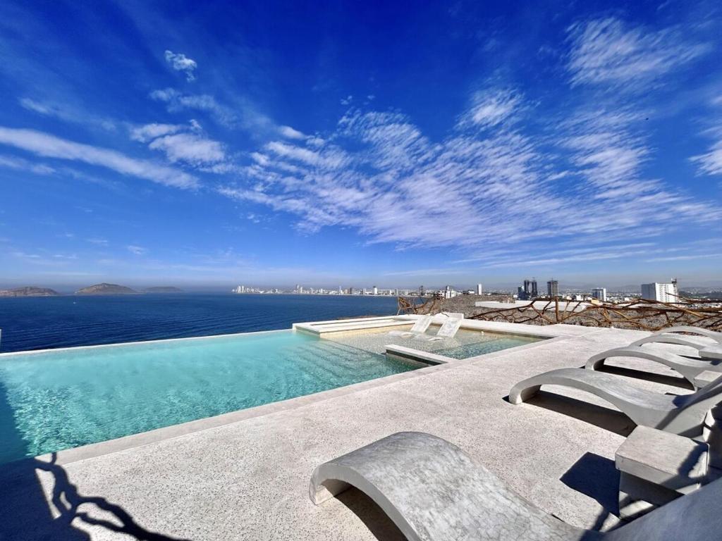 Modern apartment with sea view, Mazatlán