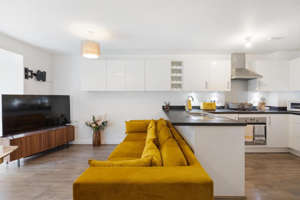 Pristine house near Dartford Station with Free Parking and Study, Dartford