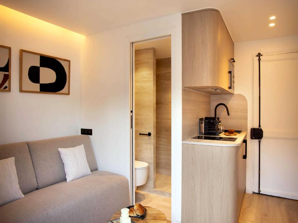 Refined studio with balcony - 2P - Saint Lazare - 3