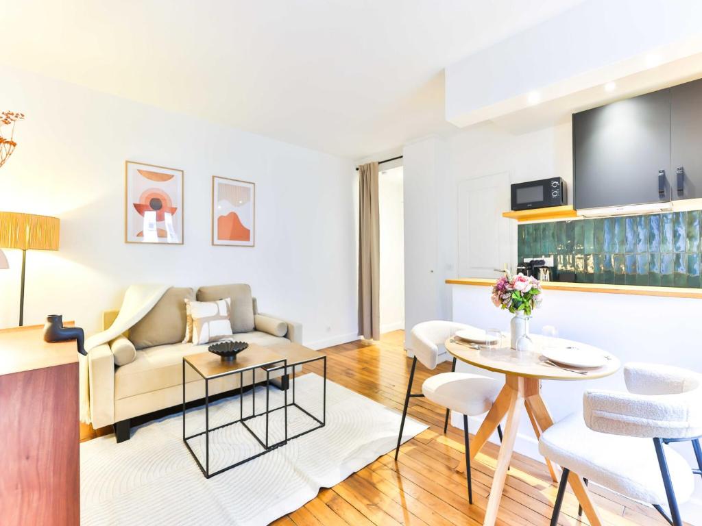 Magnificent apartment -1BR 4P - Buttes Chaumont, Paris