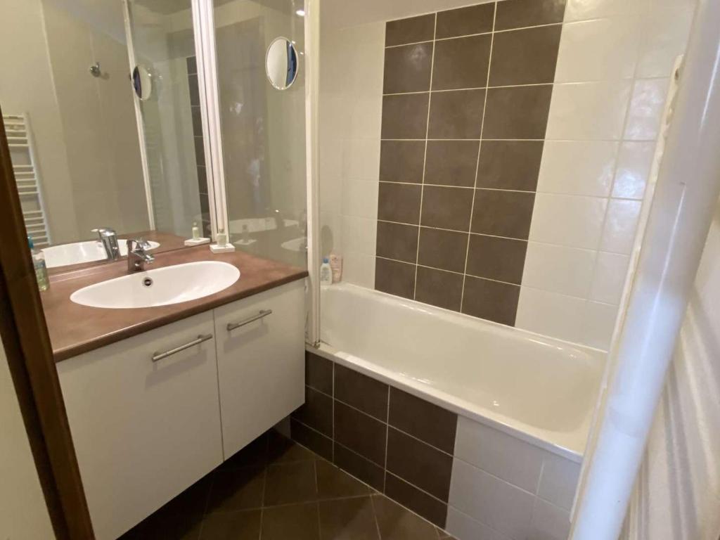 Charmant T3 avec piscine et balcon, proche station - 4