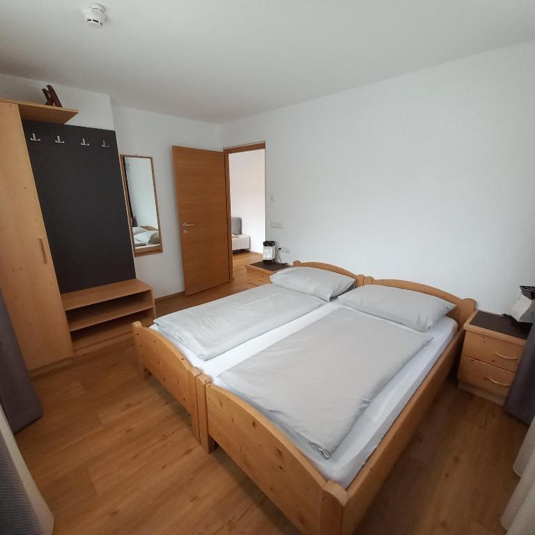 Pension Pepi - Apartments I Bed - Breakfast - 3