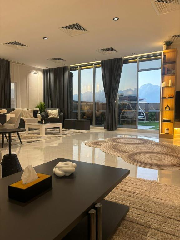 ڤاليو دبليو سويتس, Táif