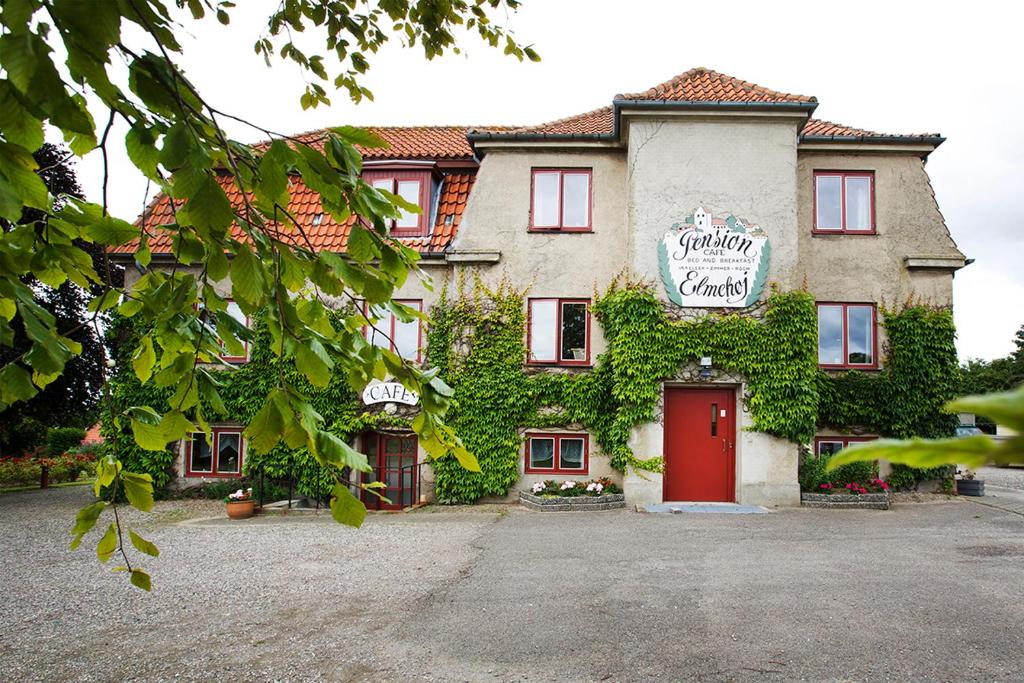 Exterior view, Pension Elmehøj in Stege