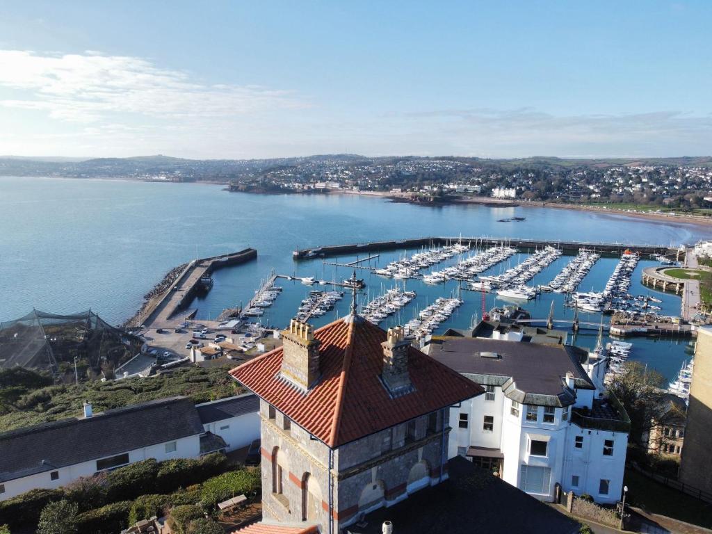 Vane Lookout, Torquay