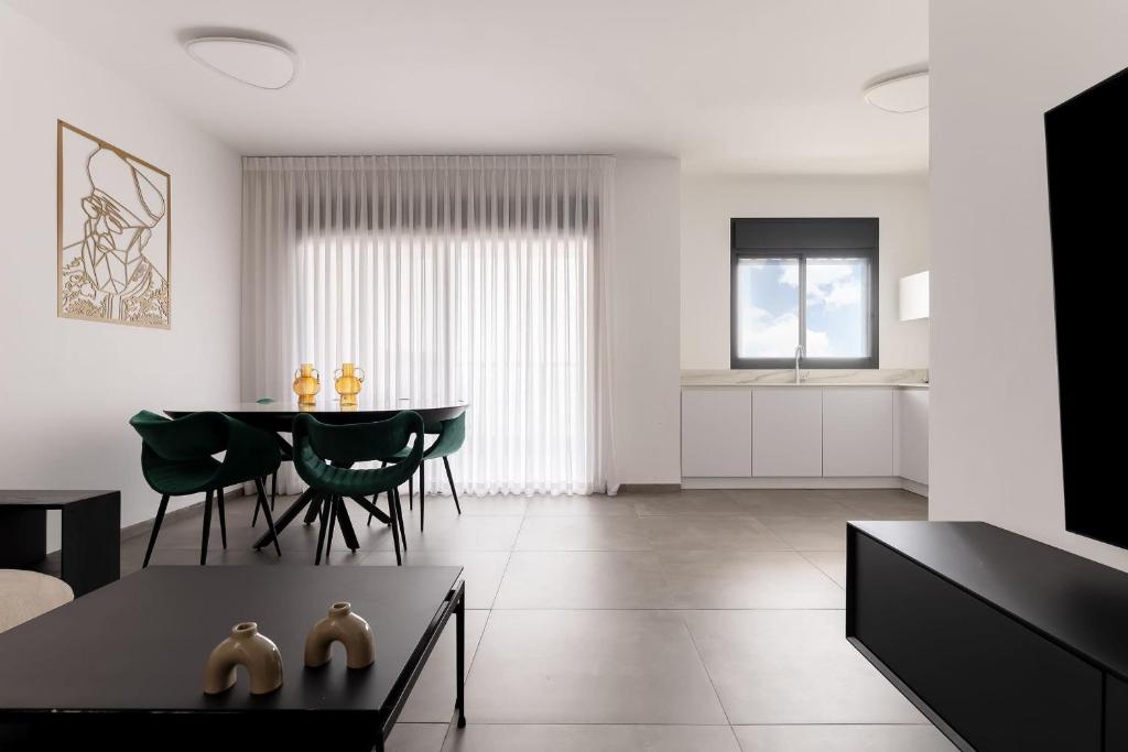 Stunning and spacious in Kiryat Ata, Qiryat Ata
