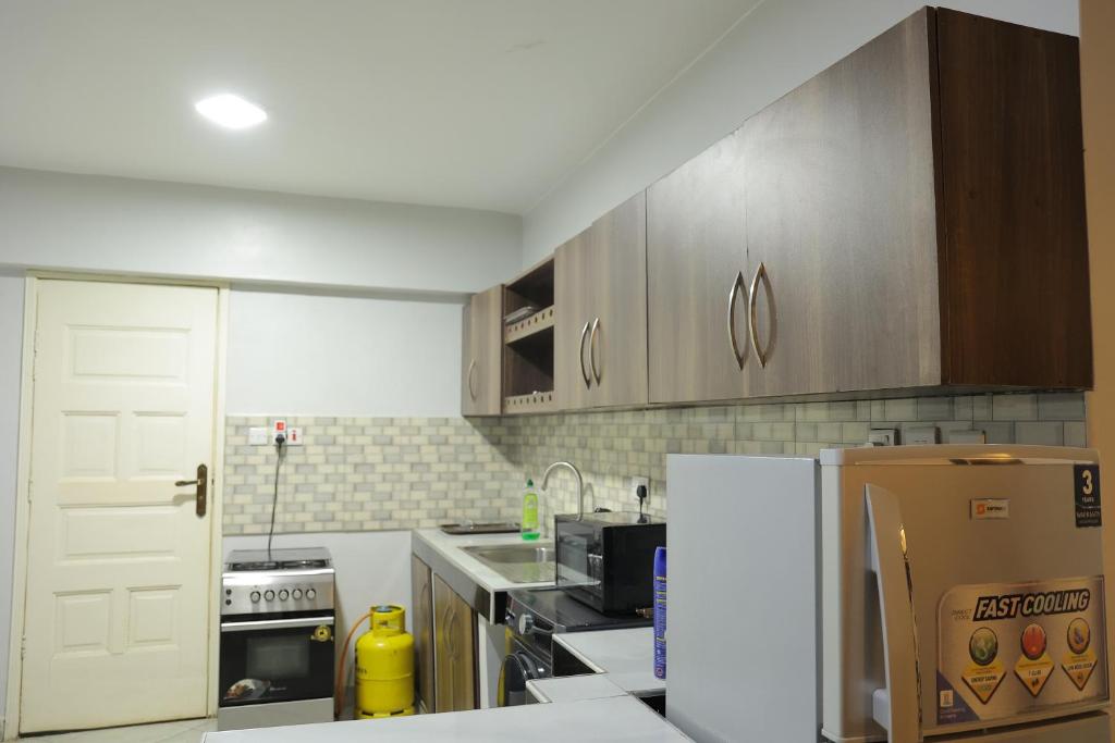 Three Star Stop, Kampala