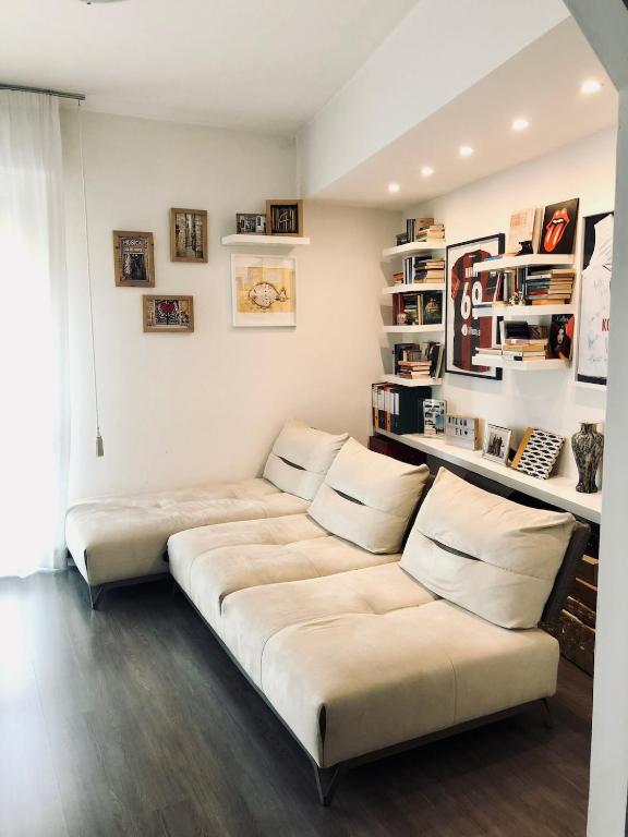 Cozy and Deluxe Apartment minutes from downtown - 2