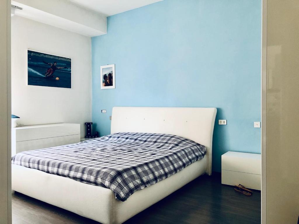 Cozy and Deluxe Apartment minutes from downtown - 1