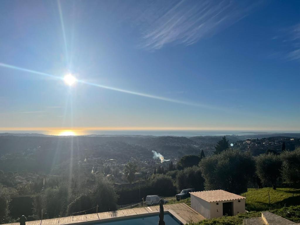 Domani Vencius - Cocon de bien-être à Vence avec vue mer, piscine et terrasse ensoleillée - 1