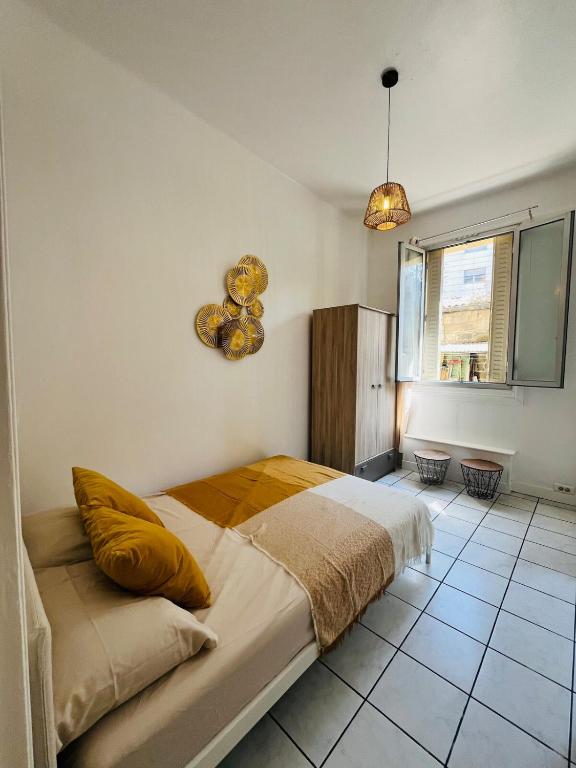 Spacious and Modern Studio - 3