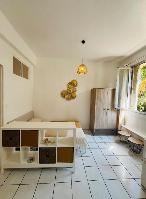 Spacious and Modern Studio - 4