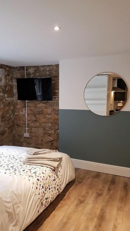 Cosy studio on traditional Durham street, Durham