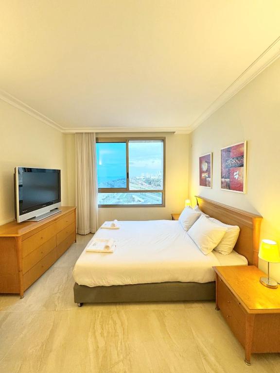 Apartment on the beach BY LIME, Haifa