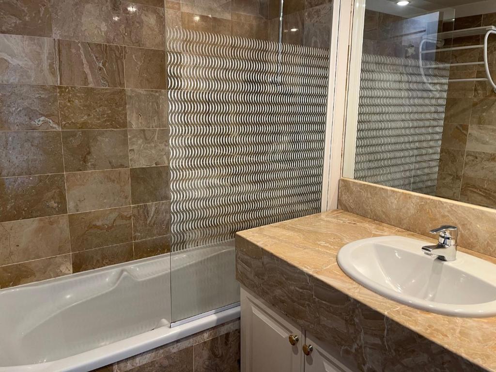 Appartement T3 en bord de mer avec parking sécurisé et WiFi - FR-1-374-230 - 3