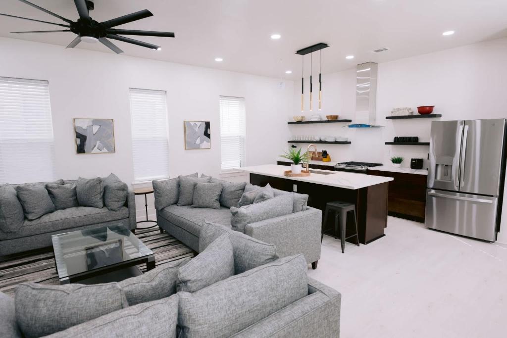 Esplanade Magic 2, New Orleans