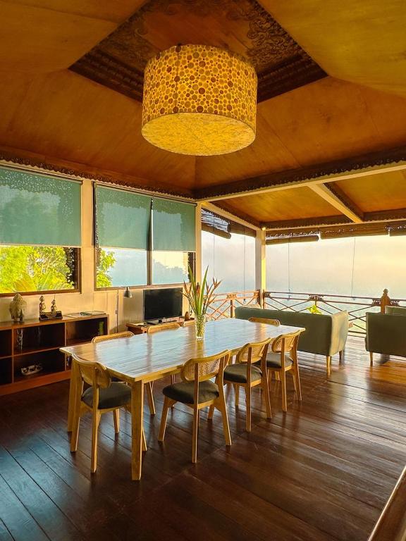 Villa Borobudur Resort