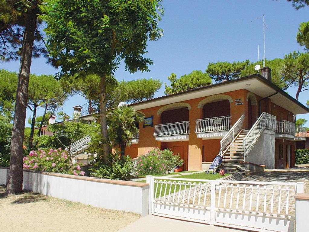 Lignano close to the Beach photo