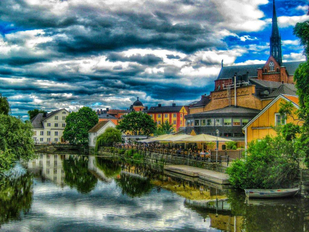 Modern & New Apartment Near CenterUniHospital With Balcony, Uppsala