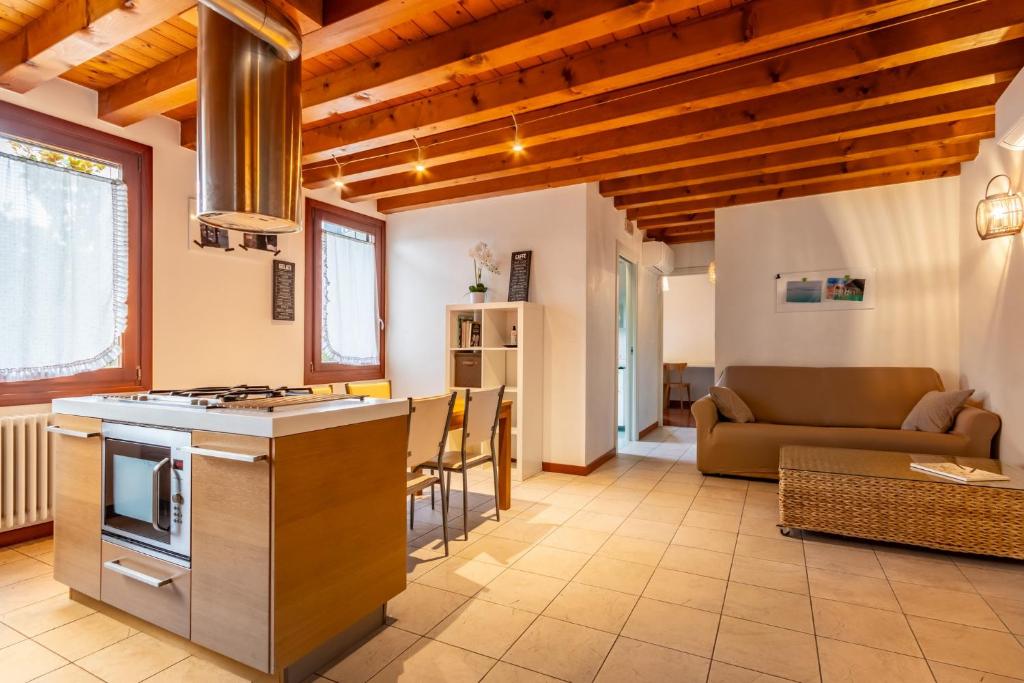 Space and Comfort for 5 - Your Ideal Retreat in Mestre, Benátky